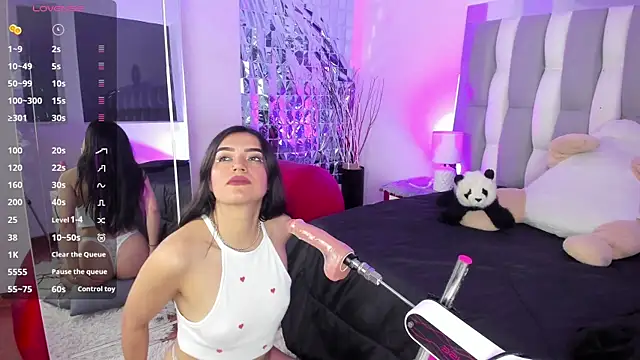 IsaDiiaz online show from October 14, 2025, 4:13 am