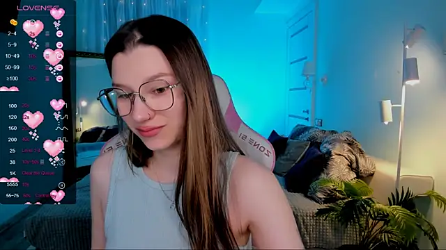 Snapshot of LinaBlossom_ chatting on May 21, 2026, 8:32 am LinaBlossom online show from May 21, 2026, 8:32 am