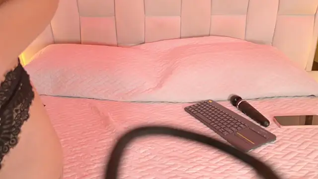 samanthaa sm online show from October 9, 2025, 11:30 am