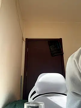 Snapshot of Tang-88 chatting on November 13, 2025, 2:21 am Tang-88 online show from November 13, 2025, 2:21 am