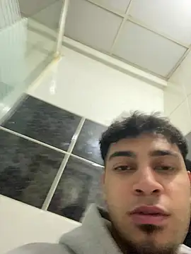 astoperaa online show from February 5, 2026, 4:33 pm