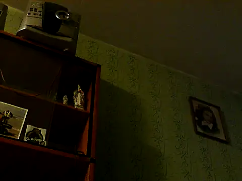 oksiukas online show from September 22, 2025, 5:20 am