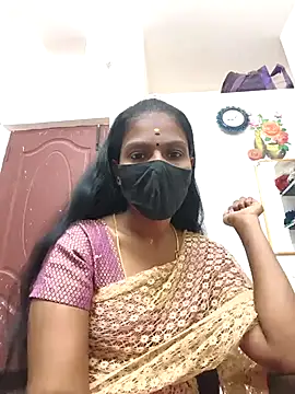 Snapshot of Tamil_Yalini12 chatting on May 4, 2026, 3:35 am Tamil Yalini12 online show from May 4, 2026, 3:35 am