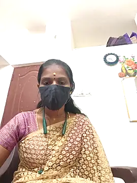 Snapshot of Tamil_Yalini12 chatting on May 4, 2026, 3:52 pm Tamil Yalini12 online show from May 4, 2026, 3:52 pm