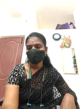 Snapshot of Tamil_Yalini12 chatting on May 7, 2026, 3:01 am Tamil Yalini12 online show from May 7, 2026, 3:01 am