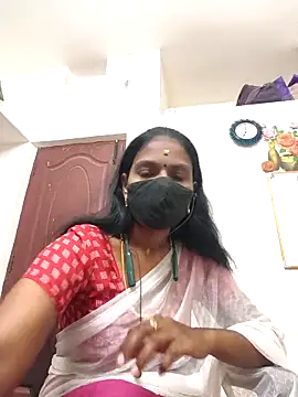 Snapshot of Tamil_Yalini12 chatting on May 8, 2026, 1:33 am Tamil Yalini12 online show from May 8, 2026, 1:33 am