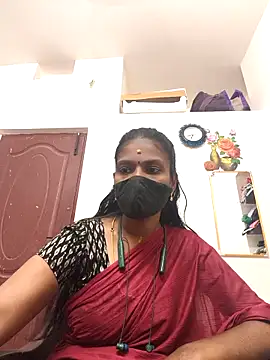 Snapshot of Tamil_Yalini12 chatting on May 12, 2026, 1:14 am Tamil Yalini12 online show from May 12, 2026, 1:14 am