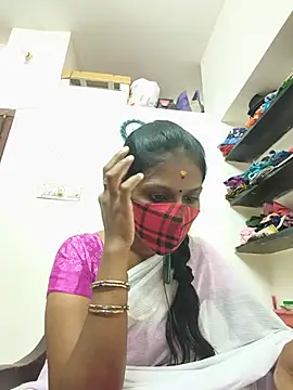 Snapshot of Tamil_Yalini12 chatting on June 4, 2026, 5:13 am Tamil Yalini12 online show from June 4, 2026, 5:13 am