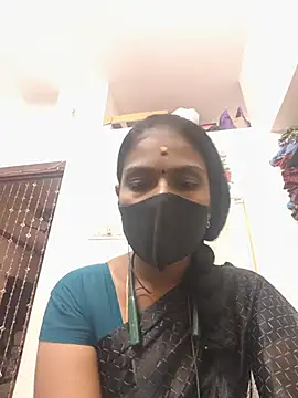 Snapshot of Tamil_Yalini12 chatting on June 12, 2026, 9:41 am Tamil Yalini12 online show from June 12, 2026, 9:41 am