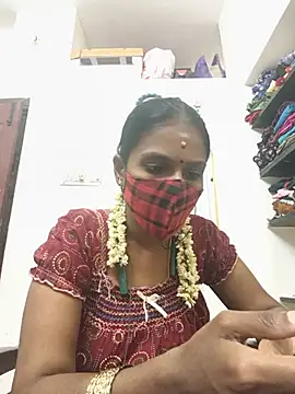 Snapshot of Tamil_Yalini12 chatting on July 2, 2026, 6:19 am Tamil Yalini12 online show from July 2, 2026, 6:19 am