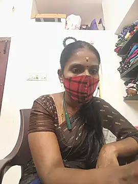 Snapshot of Tamil_Yalini12 chatting on July 3, 2026, 5:19 pm Tamil Yalini12 online show from July 3, 2026, 5:19 pm