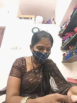 Snapshot of Tamil_Yalini12 chatting on July 9, 2026, 1:37 pm Tamil Yalini12 online show from July 9, 2026, 1:37 pm