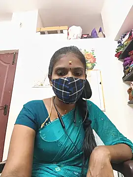 Snapshot of Tamil_Yalini12 chatting on July 10, 2026, 5:37 pm Tamil Yalini12 online show from July 10, 2026, 5:37 pm