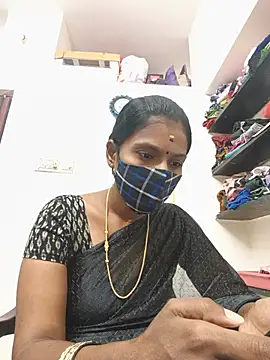 Snapshot of Tamil_Yalini12 chatting on July 13, 2026, 5:43 am Tamil Yalini12 online show from July 13, 2026, 5:43 am
