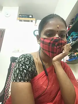 Snapshot of Tamil_Yalini12 chatting on July 25, 2026, 1:04 am Tamil Yalini12 online show from July 25, 2026, 1:04 am
