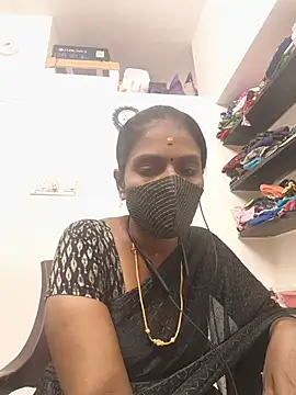 Snapshot of Tamil_Yalini12 chatting on July 28, 2026, 12:59 pm Tamil Yalini12 online show from July 28, 2026, 12:59 pm