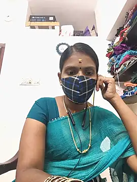 Snapshot of Tamil_Yalini12 chatting on August 1, 2026, 1:10 pm Tamil Yalini12 online show from August 1, 2026, 1:10 pm