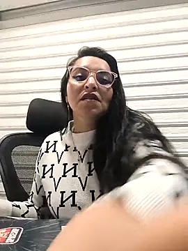 Snapshot of Alisson_Stonee chatting on February 19, 2026, 10:39 pm Alisson Stonee online show from February 19, 2026, 10:39 pm