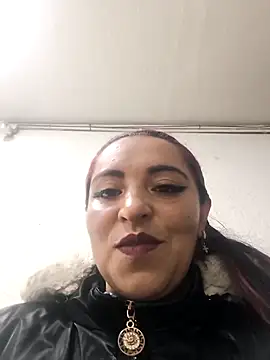 Alisson Stonee online show from May 6, 2026, 1:47 am
