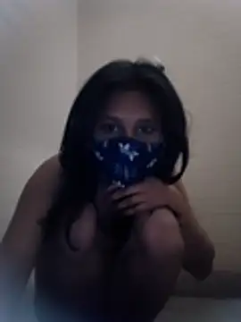 Onlyfordarlings online show from April 5, 2026, 7:49 am