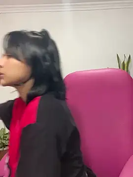 xoxo milk online show from March 15, 2026, 7:47 am