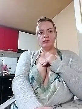 Snapshot of Mommygetnaughty chatting on November 20, 2025, 10:31 pm Mommygetnaughty online show from November 20, 2025, 10:31 pm