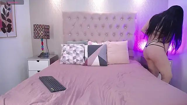 EmilyCley online show from October 2, 2025, 1:18 pm