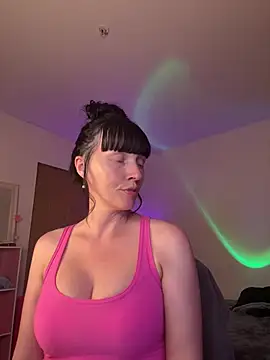 Snapshot of MaciiMayy chatting on July 31, 2026, 9:36 pm MaciiMayy online show from July 31, 2026, 9:36 pm