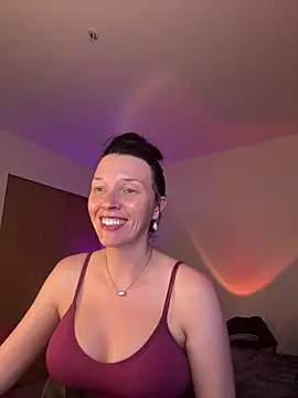 Snapshot of MaciiMayy chatting on August 1, 2026, 8:41 pm MaciiMayy online show from August 1, 2026, 8:41 pm