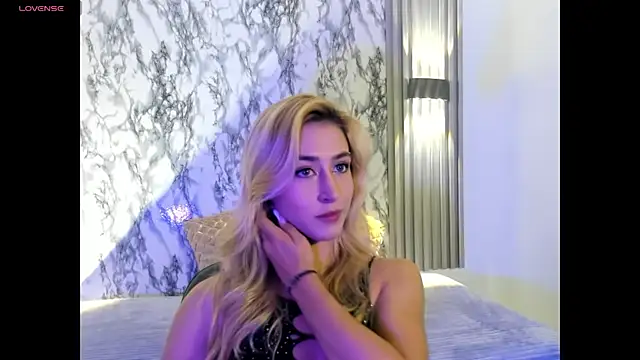 Snapshot of Dulcinea_2 chatting on November 4, 2025, 7:02 pm Dulcinea 2 online show from November 4, 2025, 7:02 pm