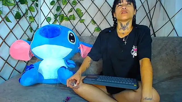 Snapshot of LiaGill chatting on September 25, 2025, 4:49 am LiaGill online show from September 25, 2025, 4:49 am