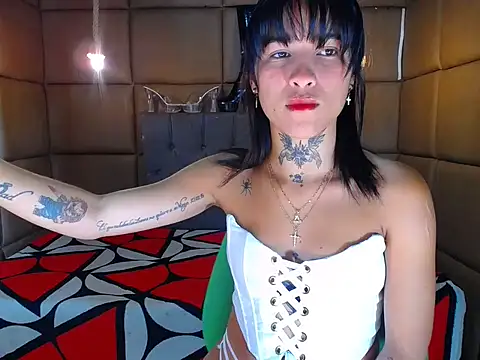 Snapshot of LiaGill chatting on October 7, 2025, 1:47 am LiaGill online show from October 7, 2025, 1:47 am