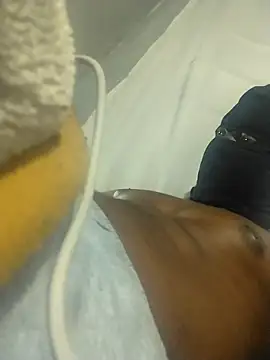 Blackveins32 online show from September 21, 2025, 9:27 pm