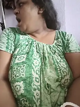 Snapshot of Deborbhavi222 chatting on July 17, 2026, 8:43 am Deborbhavi222 online show from July 17, 2026, 8:43 am
