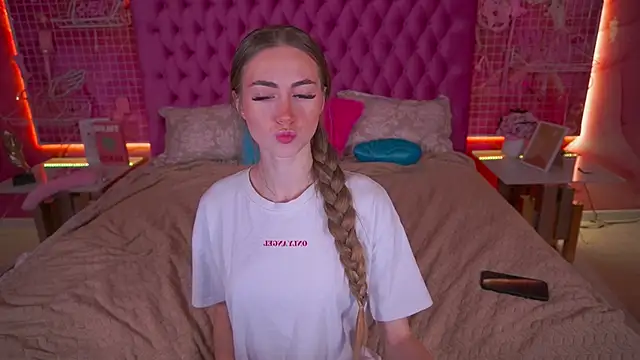 Snapshot of GoGoDream chatting on November 29, 2025, 7:00 am GoGoDream online show from November 29, 2025, 7:00 am