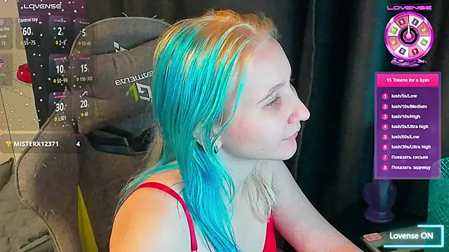 Snapshot of ChristinaFivePlus chatting on November 4, 2025, 4:17 pm ChristinaFivePlus online show from November 4, 2025, 4:17 pm