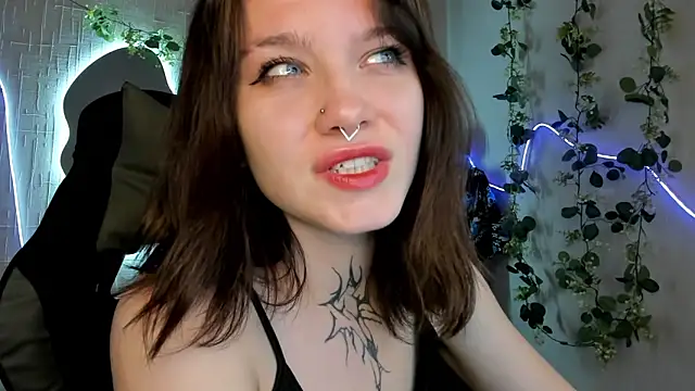 Elastikisss online show from May 2, 2026, 3:22 am