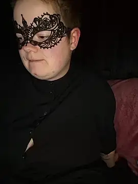 Snapshot of Katy2323 chatting on October 7, 2025, 7:33 pm Katy2323 online show from October 7, 2025, 7:33 pm