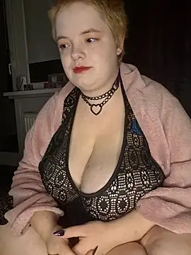 Snapshot of Katy2323 chatting on November 8, 2025, 7:56 pm Katy2323 online show from November 8, 2025, 7:56 pm