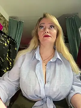 Snapshot of Sweet-blonde chatting on May 28, 2026, 6:38 pm Sweet-blonde online show from May 28, 2026, 6:38 pm
