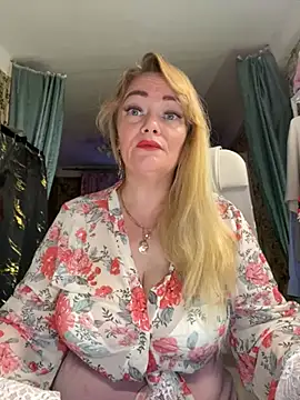 Sweet-blonde online show from July 9, 2026, 10:03 pm