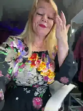 Sweet-blonde online show from August 3, 2026, 10:35 pm