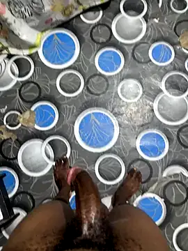 Snapshot of BlackCurvyDickk chatting on October 31, 2025, 12:33 am BlackCurvyDickk online show from October 31, 2025, 12:33 am