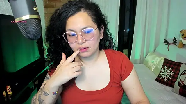 Chubby Licius online show from December 16, 2025, 1:21 am