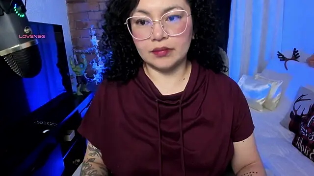 Chubby Licius online show from December 17, 2025, 12:27 am