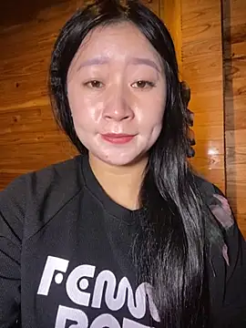 violet-00 online show from November 4, 2025, 4:44 am