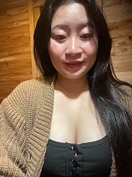 violet-00 online show from February 25, 2026, 1:54 pm