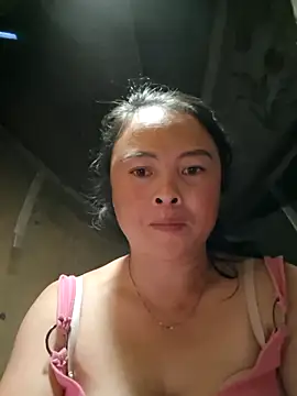 Snapshot of xuxulovezz chatting on October 23, 2025, 12:59 pm xuxulovezz online show from October 23, 2025, 12:59 pm