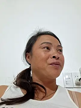 Snapshot of xuxulovezz chatting on November 14, 2025, 12:59 pm xuxulovezz online show from November 14, 2025, 12:59 pm