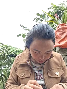 xuxulovezz online show from February 22, 2026, 3:29 am